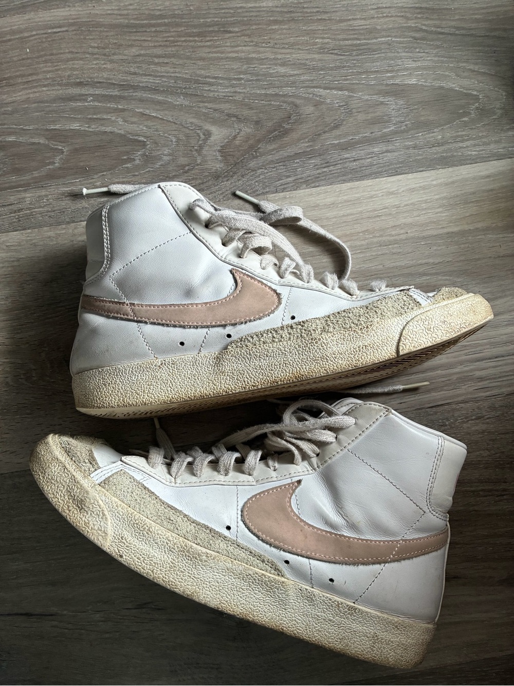 Nike High-Top Sneakers in White with Light Pink Swoosh